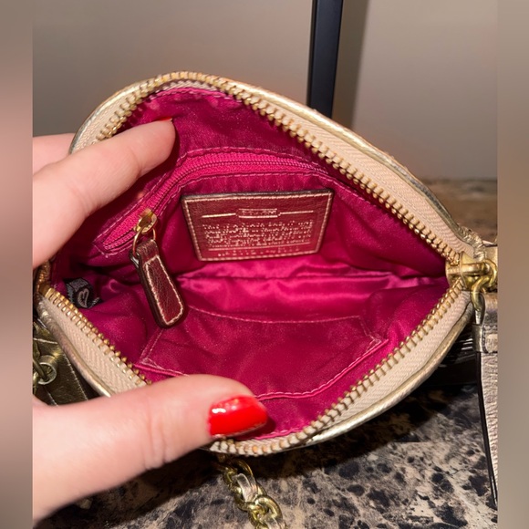 ❌RESERVED❌Coach Poppy Sequin Bow Gold Crossbody Bag - Picture 7 of 12